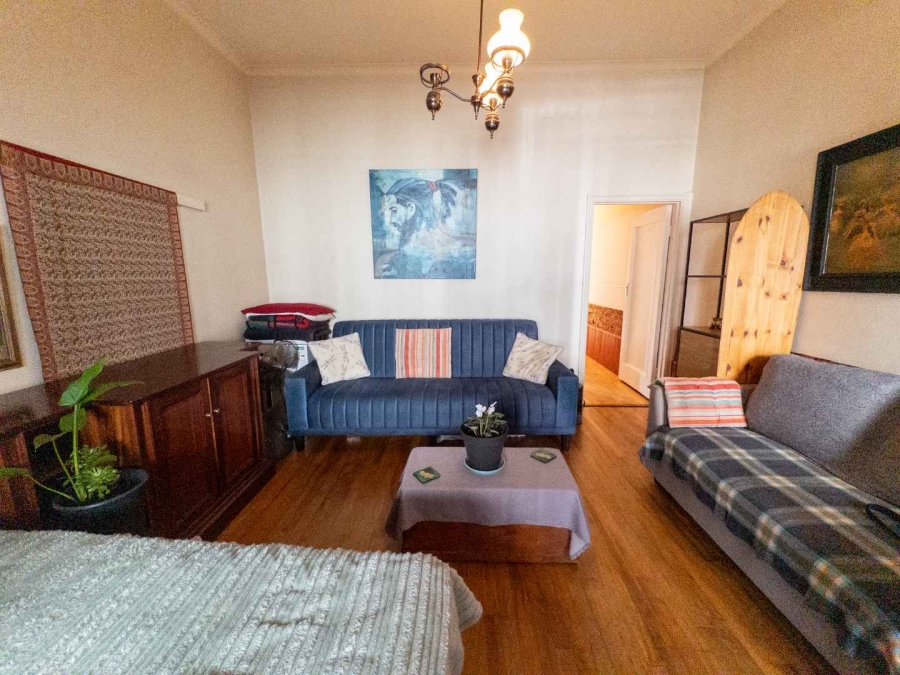 1 Bedroom Property for Sale in Sea Point Western Cape